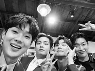 「BTS（防弾少年団）」V、俳優チェ・ウシク10周年ファンミーティングに登場…”温かい友情”