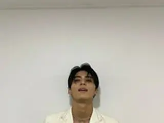 「SF9」ユ・テヤン、美しすぎる舞台衣装姿公開…破格のクロップジャケットも完全消化