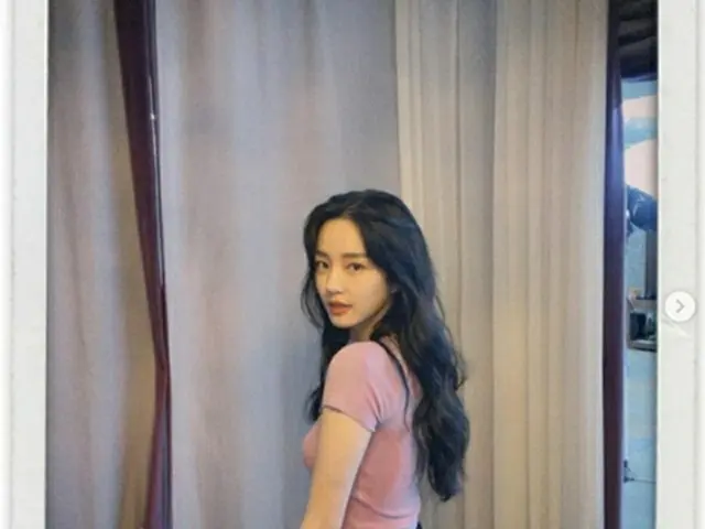 女優イ・ユビがパッと変わった雰囲気を披露した。（画像提供:Mydaily）