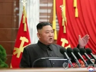 金正恩氏が錦繍山太陽宮殿参拝　身辺異常説を一掃