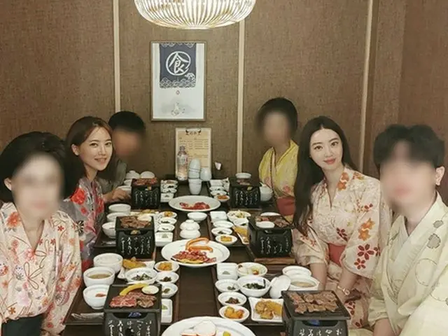 ヤン・ハンナ＆ジョンウォン姉妹、“日本を思わせる”家族旅行写真を公開…浴衣で食事も（画像提供:wowkorea）