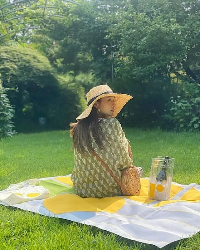 “夫イ・ビョンホン“女優イ・ミンジョン、森の妖精か...爽やか＆清楚美爆発（画像提供:wowkorea）