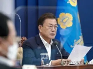 文大統領　コロナ規制強化に「大変恐縮」＝早期の安定目指す