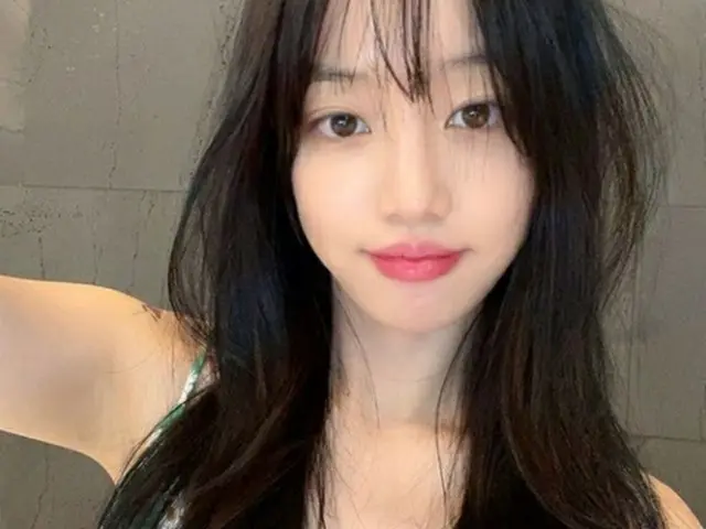 女優イ・ユビ、清楚かつセクシーな姿を公開…肩についたバラのタトゥーも話題に（画像提供:wowkorea）