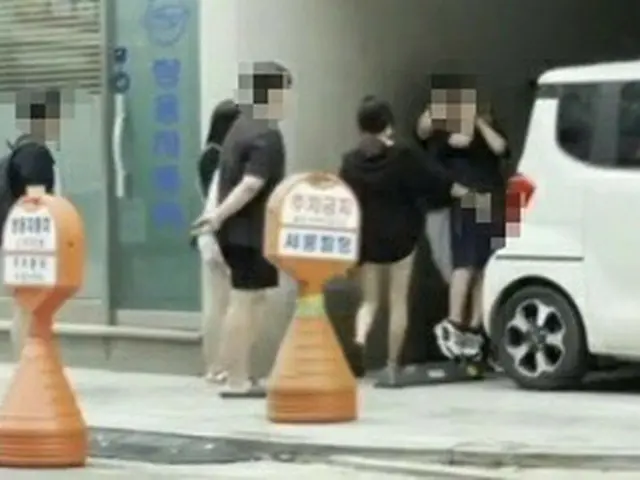 駐車場で起こった中学生による「集団いじめ」映像が物議に…女子学生による「性的暴行」も＝韓国（画像提供:wowkorea）