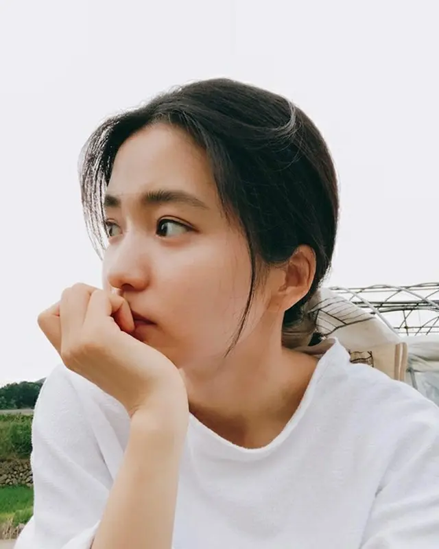 女優キム・テリ、白Tシャツ1枚で清楚感を演出…“初々しさも満点”（画像提供:wowkorea）