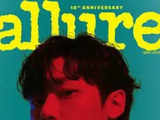 俳優イ・ドヒョン、シックな表情で雑誌の表紙を飾る