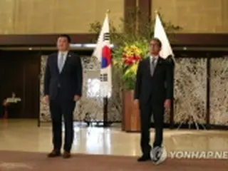 韓日外務次官協議が東京で開催　 「ひじタッチ」もせず