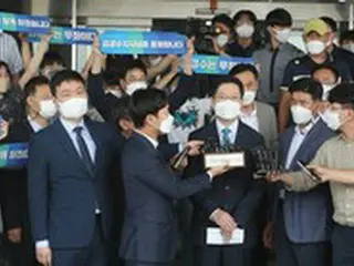 ネット世論操作事件の金慶洙被告、2年の懲役確定で知事職失う＝韓国