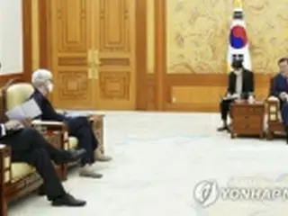 文大統領　米国務副長官と面会＝朝鮮半島平和など議論