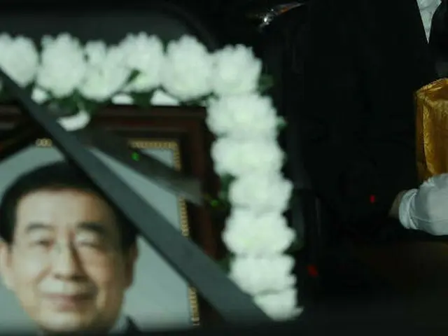自殺した故パク・ウォンスン元ソウル市長の妻カン・ナムヒ氏が、パク元市長の「セクハラ」を認定した国家人権委員会勧告を取り消すよう求めた訴訟の初弁論が9月7日に行われる（画像提供:wowkorea）