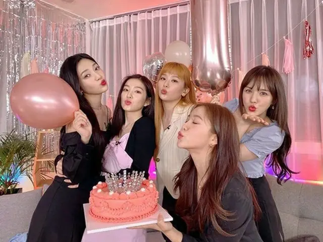 韓国ガールズグループ「Red Velvet」が、完全体でデビュー7周年を祝った(画像提供:wowkorea)