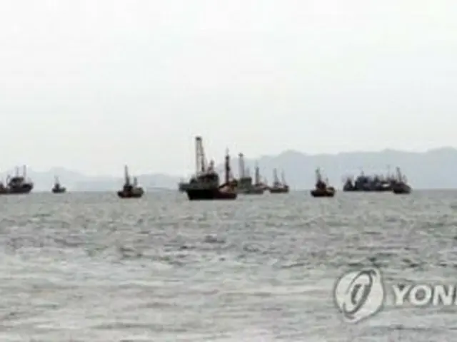 黄海のNLL付近で違法操業している中国漁船（資料写真）＝（聯合ニュース）