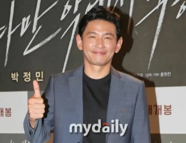 俳優ファン・ジョンミン、ラジオ番組で「俳優を辞めて留学に行こうかと悩んだりもした」と明かすも妻の反応は…？（画像提供:wowkorea）