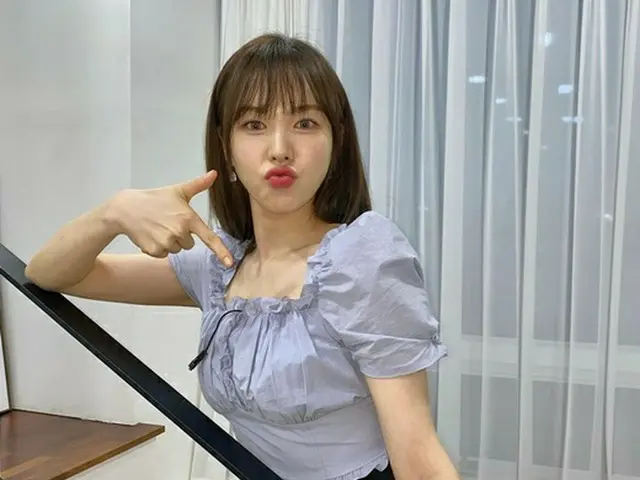 「Red Velvet」ウェンディ、かわいいブラウスを着て妖精ビジュアル(画像提供:wowkorea)