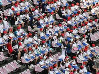 韓国選手団、スタジアムで応援してくれた日本の小学生に感謝の手紙と記念品贈呈＝韓国報道