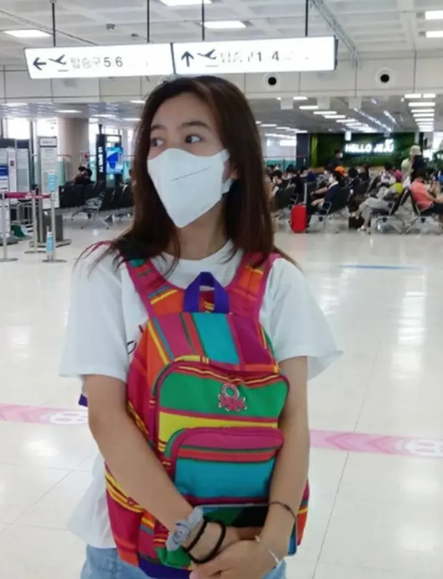 女優カル・ソウォン、小学校入学時にリュ・スンリョンからもらったバッグを公開…「年季が入っているが、まだきれい」（画像提供:wowkorea）