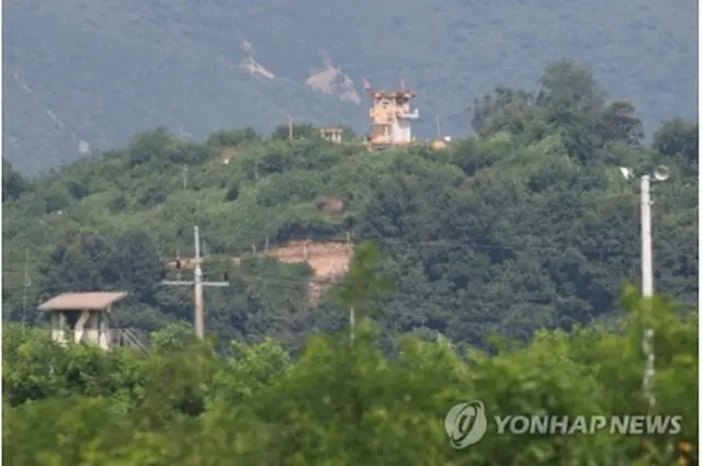 京畿道・坡州の南北軍事境界線付近にある韓国と北朝鮮軍の監視所＝10日、坡州（聯合ニュース）