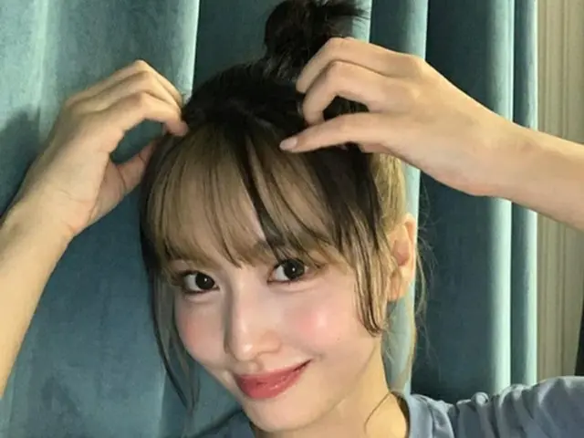 モモ（TWICE）、ツートンカラーの新ヘアスタイルも完璧（画像提供:wowkorea）