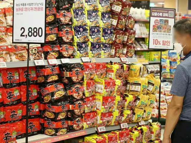 スーパーに陳列されているラーメン製品（画像提供:wowkorea）