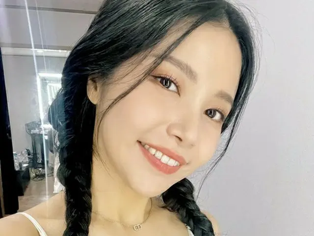 「MAMAMOO」のソラ、おさげ髪にワンピースで妖精のような姿（画像提供:wowkorea）