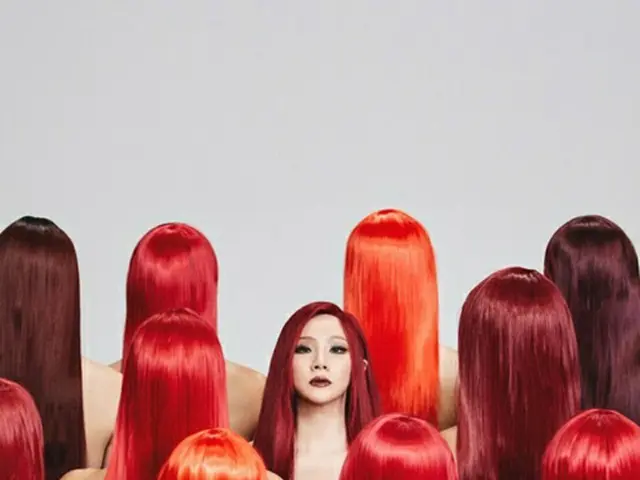 CL、「SPICY」最初のコンセプトフォト公開、レッドヘアの群れで一人、正面を見つめ（画像提供:wowkorea）