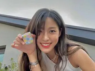 「AOA」のソリョン、ユーチューブチャンネル開始……「クォン・ミナ騒動」のなかでも明るい笑顔