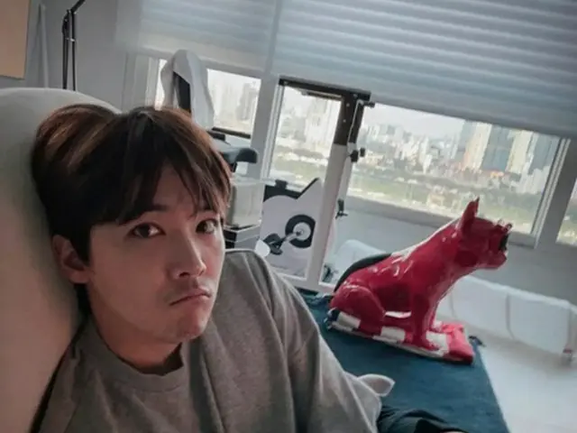 「FTISLAND」イ・ホンギ、新型コロナワクチン接種後…「腕があがらない」（画像提供:wowkorea）