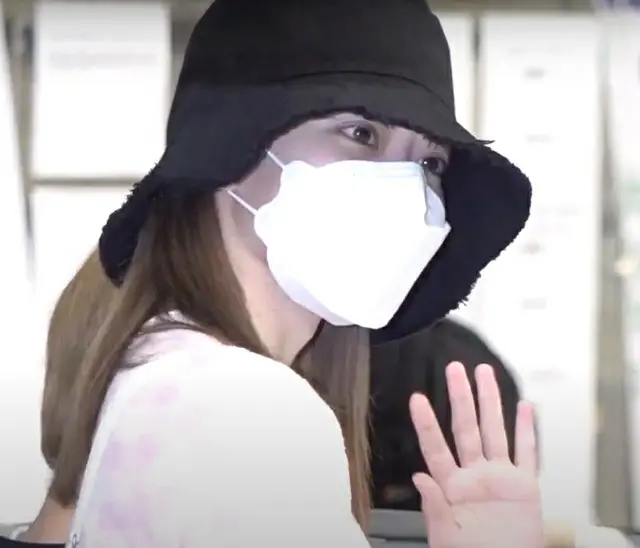 「HKT48」「AKB48」「IZ*ONE」出身の宮脇咲良、4か月ぶりに韓国に戻った瞬間（画像提供:wowkorea）