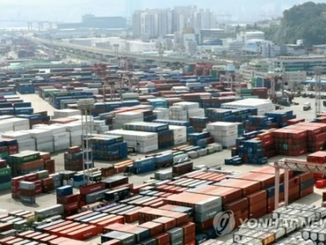 主要貿易港の釜山港（資料写真）＝（聯合ニュース）
