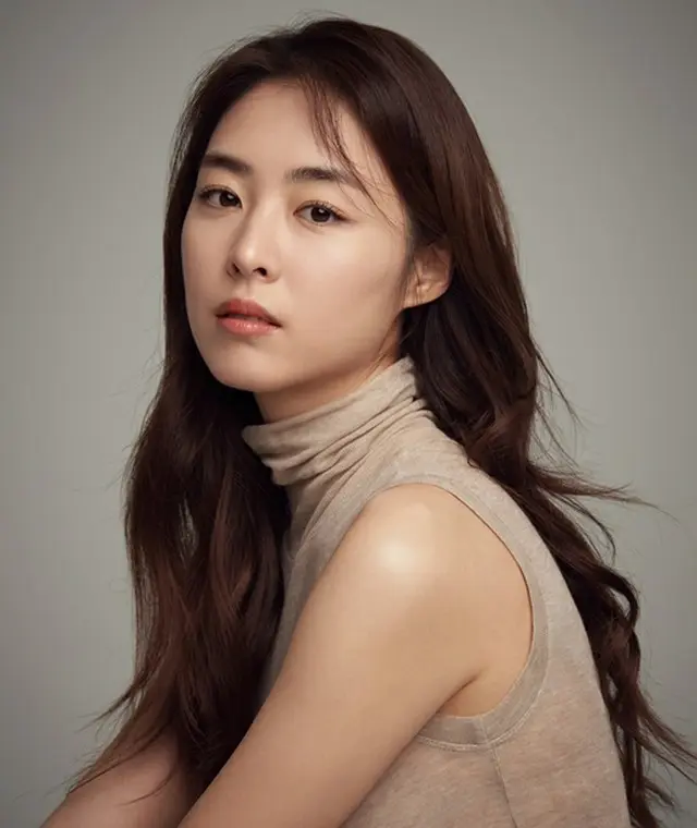 【公式】女優イ・ヨニ、演劇に初挑戦…「リア王」に出演（画像提供:wowkorea）