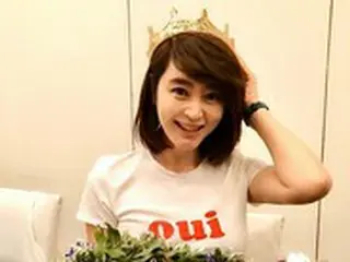 女優キム・ヘス、王冠をかぶった誕生日写真を公開「誕生日会はありません」