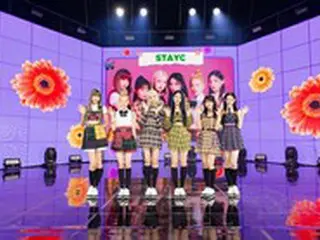 カムバック「STAYC」、左右で異なるメイクアップ
