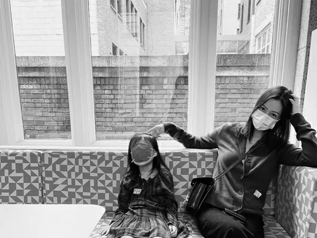 俳優クォン・サンウ＆ソン・テヨン夫妻の長女、米NYで「成長中」（画像提供:wowkorea）