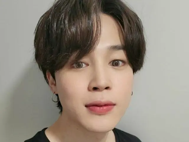 「BTS（防弾少年団）」のJIMIN、天使がそこに!?　胸キュン誘う反則級のスマイル…ツルツルお肌がまぶしいVサイン（画像提供:wowkorea）