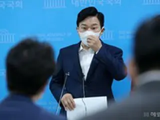ウォン・ヒリョン（元喜龍）「高位公職者犯罪捜査処は、国家情報院長の政治工作疑惑について捜査すべき」