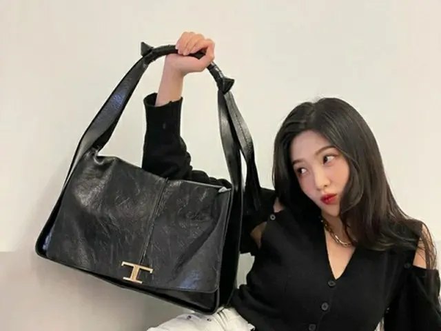 ジョイ（Red Velvet）、お気に入りのブランドバックで気分UP（画像提供:wowkorea）