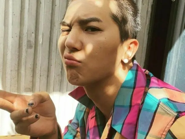 「WINNER」のMINO、破格的な刈り上げヘアを披露…変顔をしてもオシャレ感漂うイケメンぶり（画像提供:wowkorea）