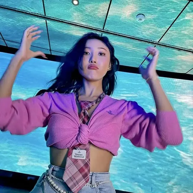 ファサ（MAMAMOO）、シャツなしでネクタイだけ？…ファサならではのHIP感（画像提供:wowkorea）