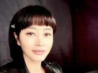 女優キム・ヘス、秋夕の挨拶も特別に…シックなライダージャケット
