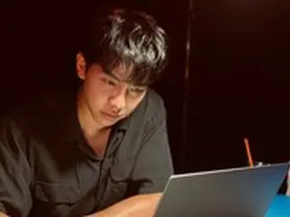 イ・スンギ、秋夕のあいさつで集中する姿「ふさわしい写真がないので（笑）」