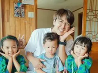バラエティでもおなじみの俳優ユン・サンヒョン、本日（9/21）誕生日を迎え子どもたちとお祝い…幸せいっぱいのひととき