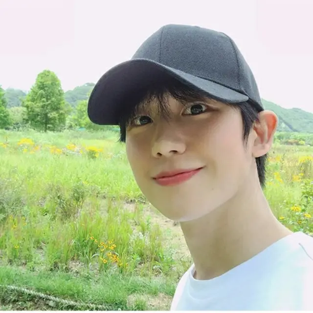 俳優チョン・ヘインが明るい笑顔で秋夕のあいさつをした。（画像提供:wowkorea）