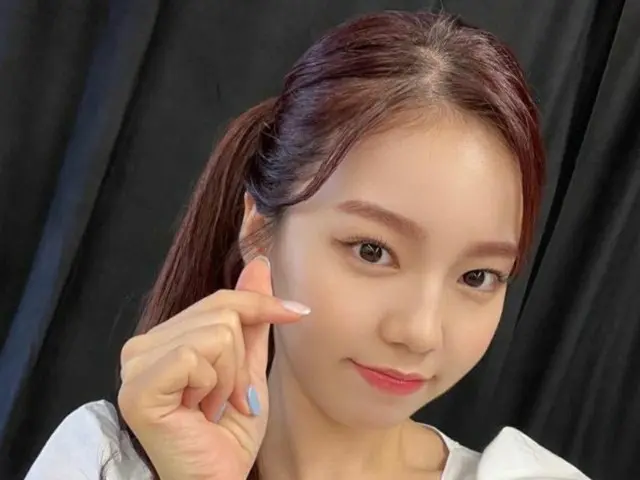 “プリンセスかと…＆大人っぽくなった!?　”「NiziU」AYAKA＆NINA、SUPERSONICのバックステージ秘蔵写真を公開（画像:「NiziU」公式インスタグラム）