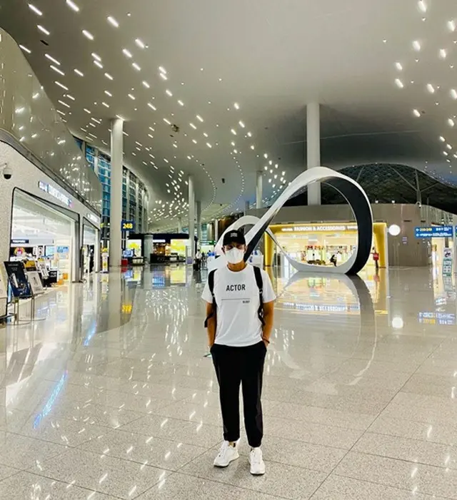 俳優イ・ビョンホン、空港でもカリスマ溢れるオーラ発散（画像提供:wowkorea）