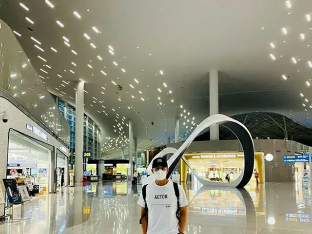 俳優イ・ビョンホン、空港でもカリスマ溢れるオーラ発散（画像提供:wowkorea）