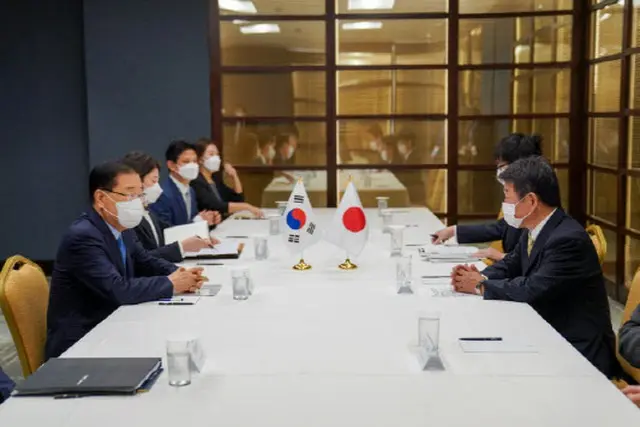 ”4か月ぶりの会合”日韓外相、歴史問題は「平行線のまま」（画像提供:wowkorea）