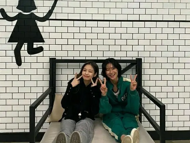 モデル兼女優チョン・ホヨンとガールズグループ「BLACKPINK」メンバーJENNIEの親交が公開された。（画像提供:Mydaily）
