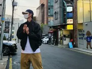 ソ・イングク、顔がすべて隠れていても和やかな男神…クアンクファッションで彼氏感のある写真を共有