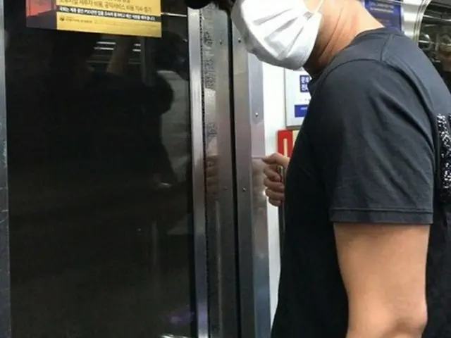 俳優チャン・グンソク、地下鉄に乗った“アジアのプリンス”（画像提供:wowkorea）